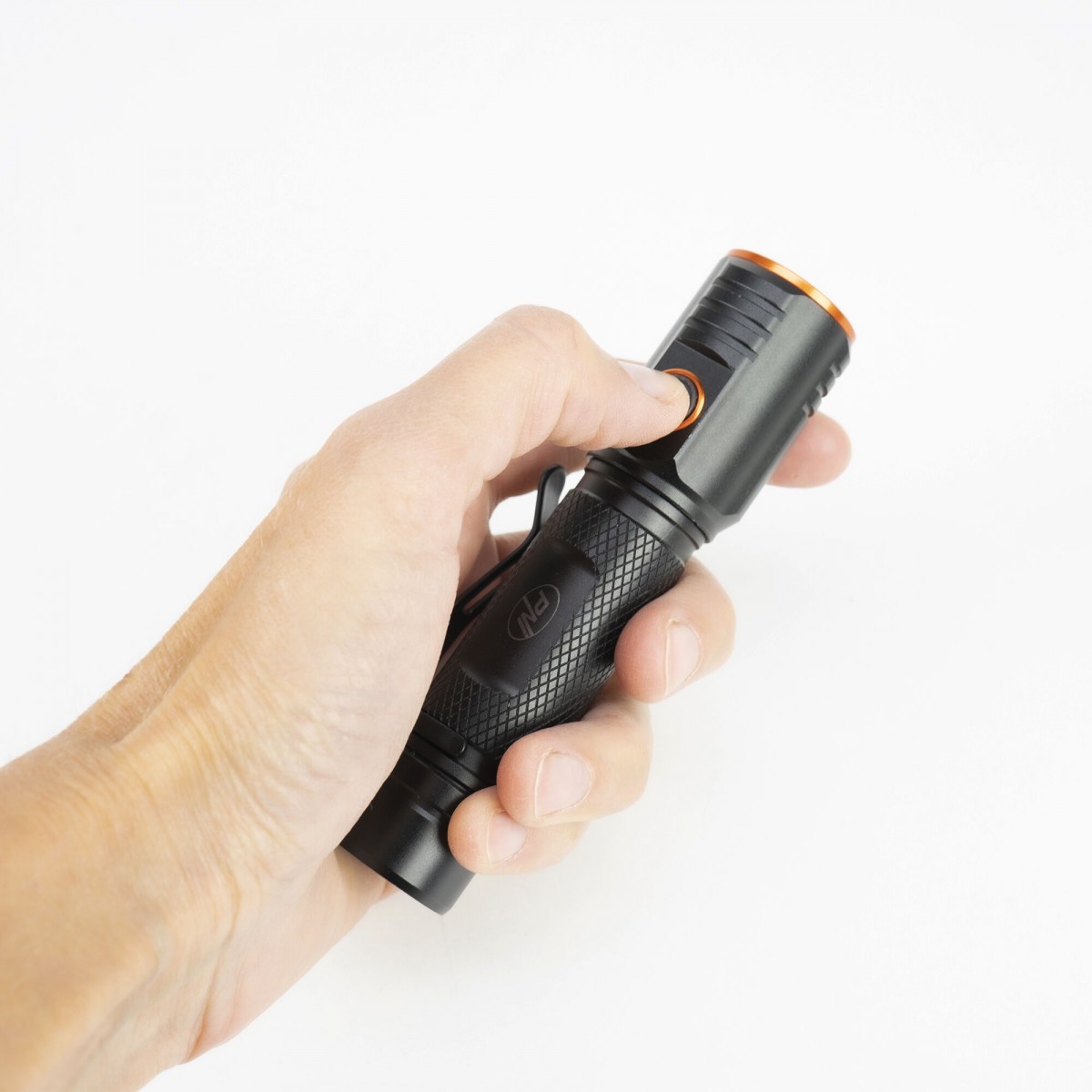 Lampe Torche LED PNI Adventure F550 - Aluminium, 500 Lumens, Portée 700m, Rechargeable IP68